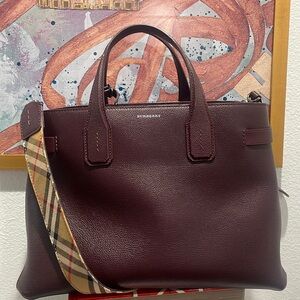 Burberry Derby Leather Smooth Trimmedium Banner Tote - authentic - Mahogany Red